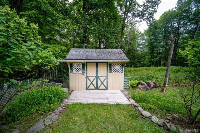 19 Nature Way, Kiamesha Lake, NY 12751