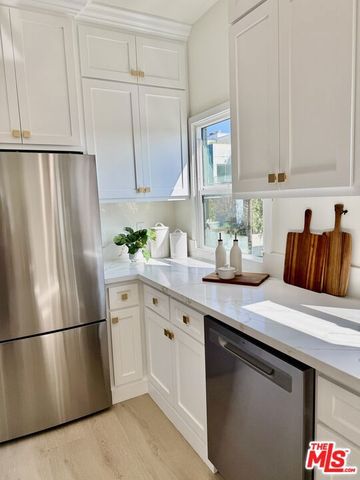 900 N Alfred Street 3, Los Angeles, CA 90069