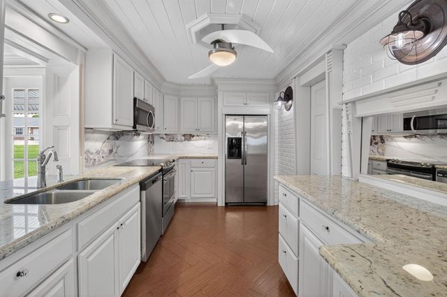 105 NW 8th Place, Boynton Beach, FL 33426