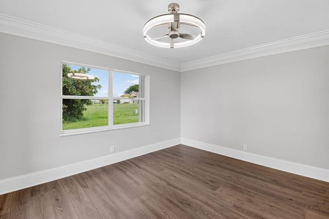 105 NW 8th Place, Boynton Beach, FL 33426