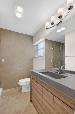 105 NW 8th Place, Boynton Beach, FL 33426