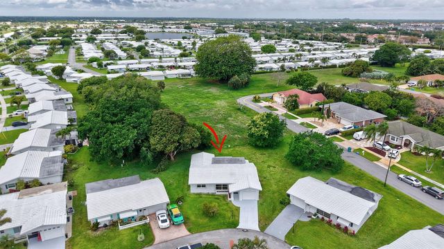 105 NW 8th Place, Boynton Beach, FL 33426