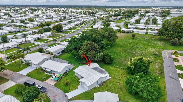 105 NW 8th Place, Boynton Beach, FL 33426
