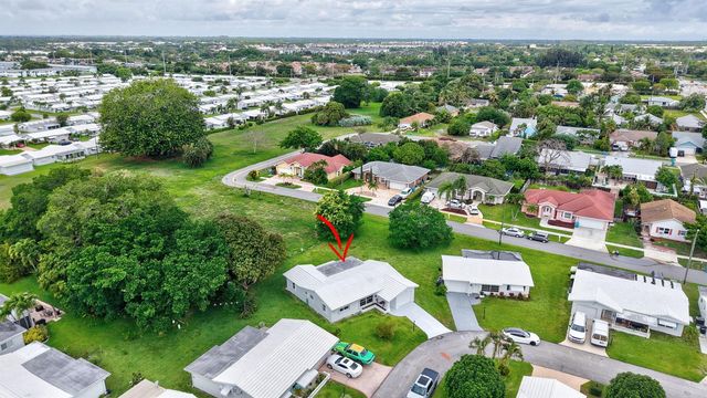 105 NW 8th Place, Boynton Beach, FL 33426