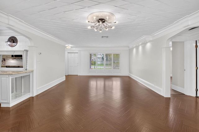 105 NW 8th Place, Boynton Beach, FL 33426