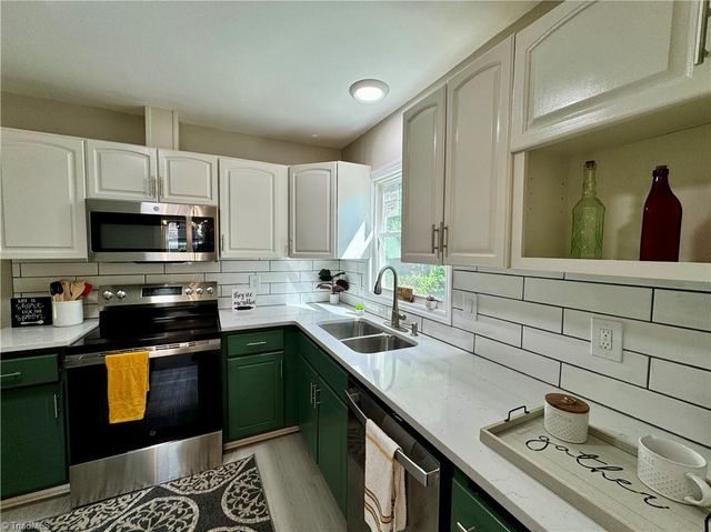 2401 Phoenix Drive, Greensboro, NC 27406
