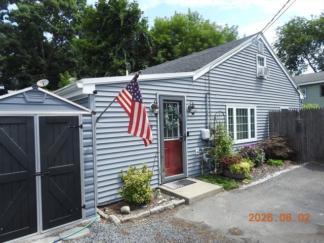 19 Water, Swansea, MA 02777