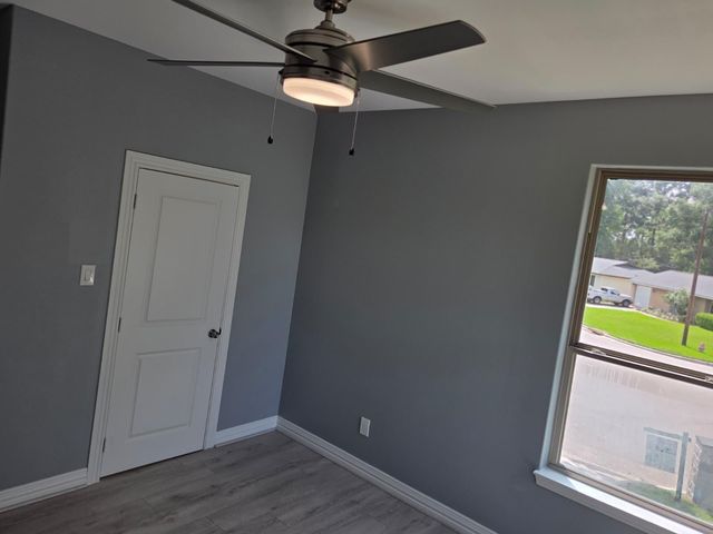 2 Mace Street, Conroe, TX 77303