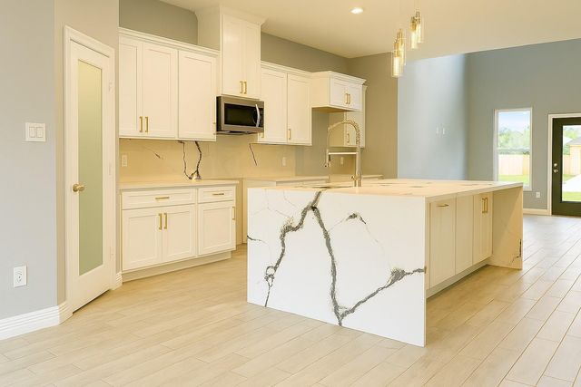 2 Mace Street, Conroe, TX 77303