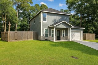 2 Mace Street, Conroe, TX 77303