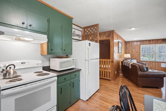 15 Salmon Road, Blairsville, GA 30012