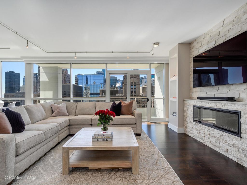 250 E Pearson Street 1903, Chicago, IL 60611 — photo 2