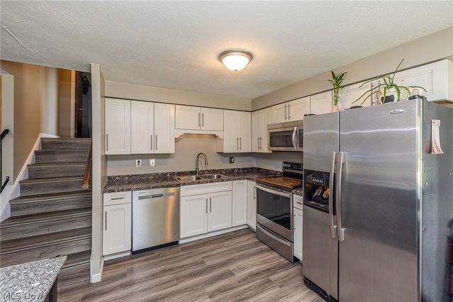 6243 Rosebelle Avenue, North Ridgeville, OH 44039