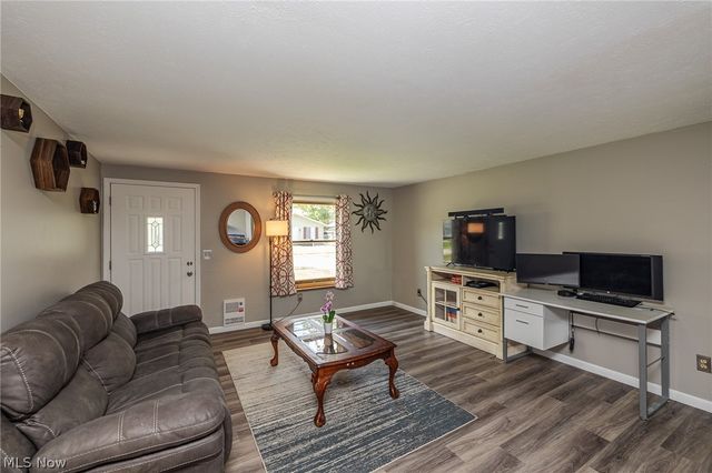 6243 Rosebelle Avenue, North Ridgeville, OH 44039