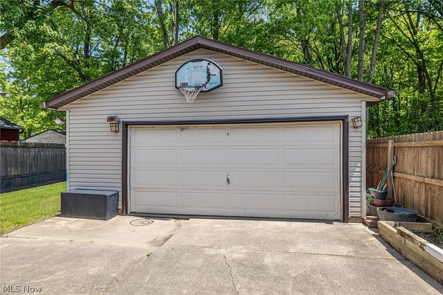 6243 Rosebelle Avenue, North Ridgeville, OH 44039
