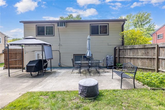 6243 Rosebelle Avenue, North Ridgeville, OH 44039