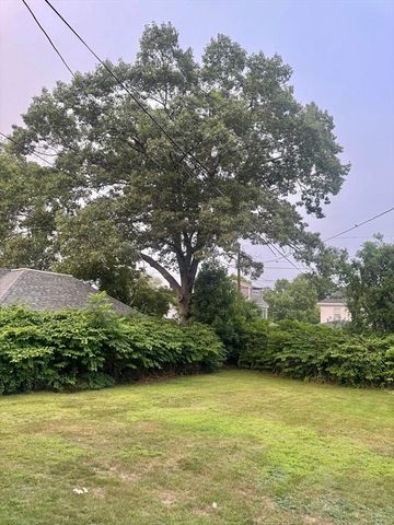 22 Fernwood Avenue, Haverhill, MA 01835