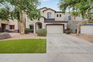 910 W SAGUARO Lane, San Tan Valley, AZ 85143