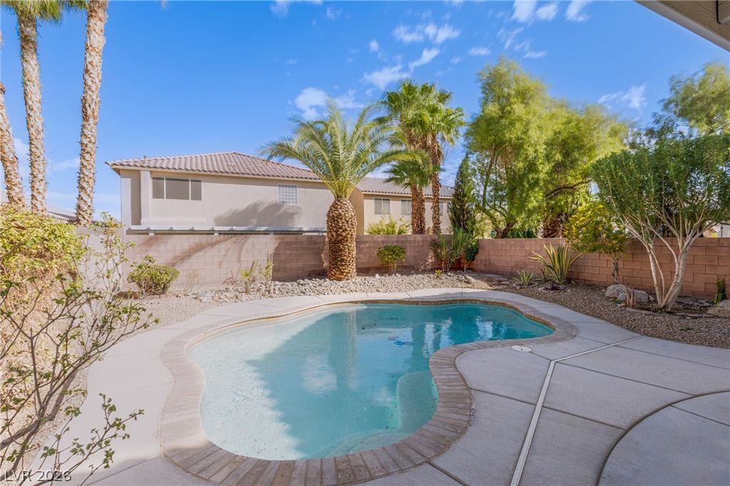 7586 Avila Beach Avenue, Las Vegas, NV 89113 — photo 2