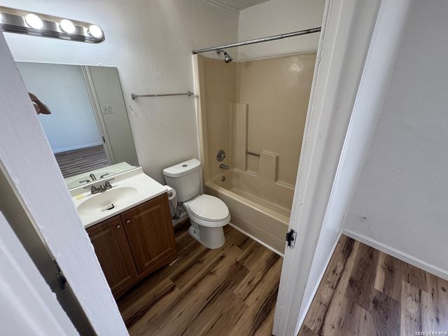 202 Ash Dr Apt 103, Converse, TX 78109