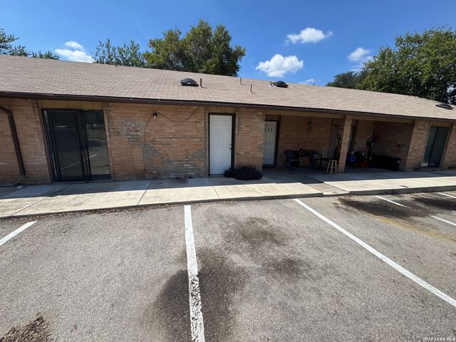 202 Ash Dr Apt 103, Converse, TX 78109