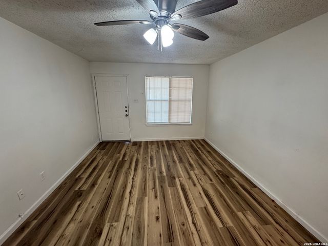 202 Ash Dr Apt 103, Converse, TX 78109