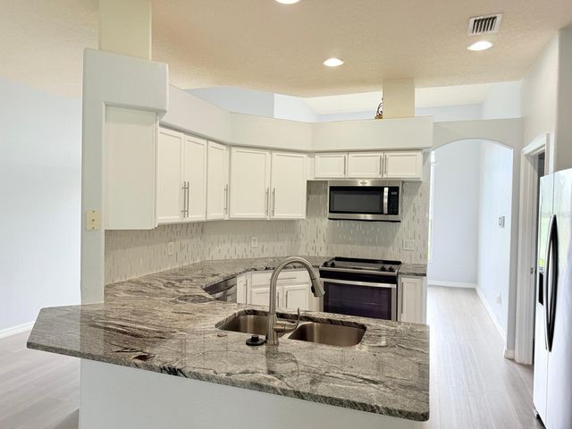 1905 FAIRWAY LOOP, Kissimmee, FL 34746