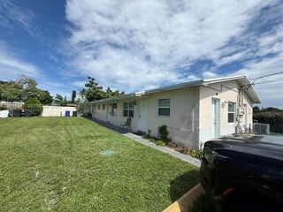 5946 Mckinley St B, Hollywood, FL 33021