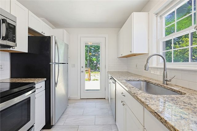 14 jenks Street, East Providence, RI 02914