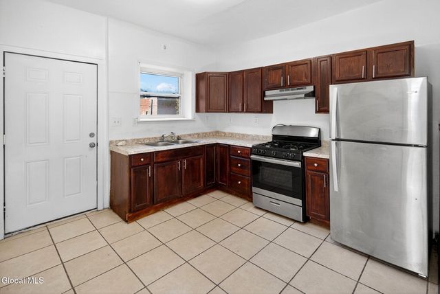 365 4th Street, Troy, NY 12180