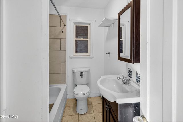 365 4th Street, Troy, NY 12180