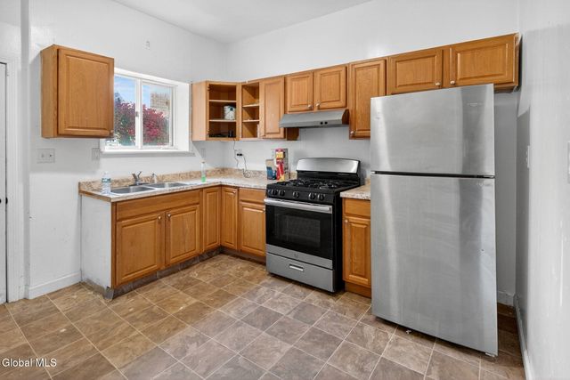 365 4th Street, Troy, NY 12180