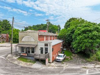 100 W Sparta St, Mcminnville, TN 37110