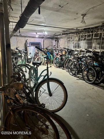 302 Deal Lake Drive 20, Asbury Park, NJ 07712