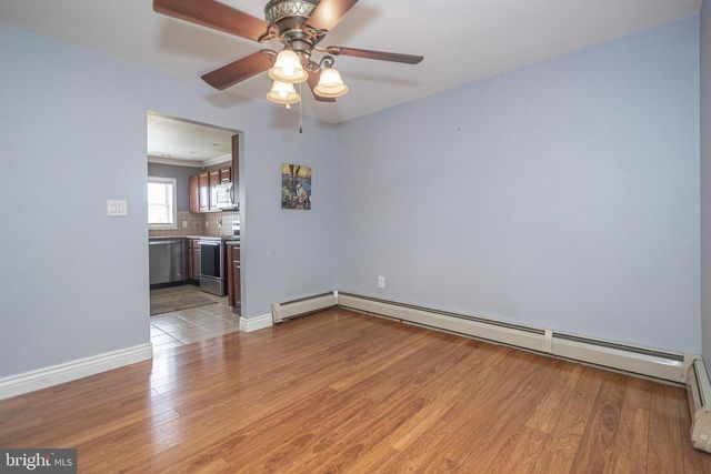 11 HIGH RD, Levittown, PA 19056