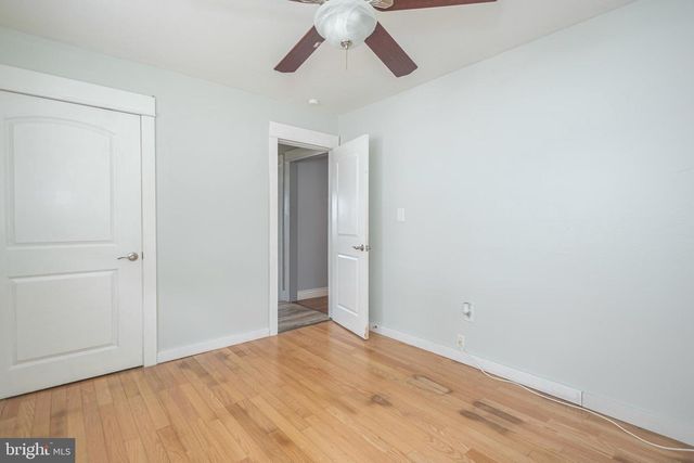11 HIGH RD, Levittown, PA 19056