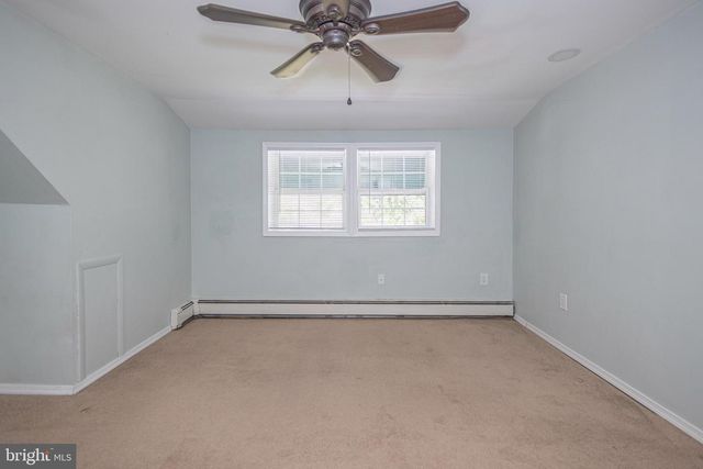 11 HIGH RD, Levittown, PA 19056