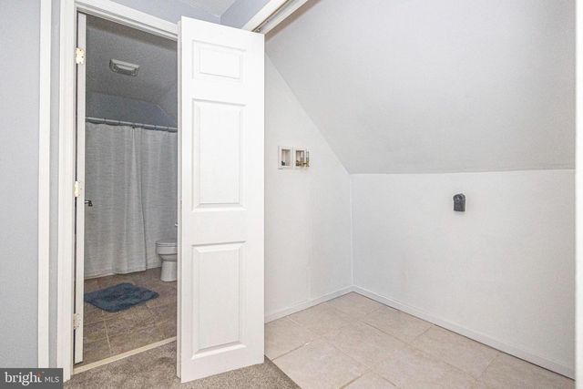 11 HIGH RD, Levittown, PA 19056