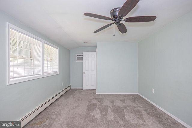 11 HIGH RD, Levittown, PA 19056