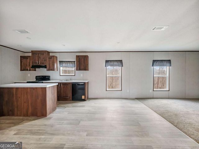 7668 Pea Ridge Road, Lula, GA 30554