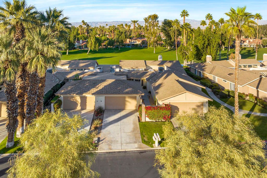 Image 2 of property listing at 234 Castellana S, Palm Desert, CA 92260