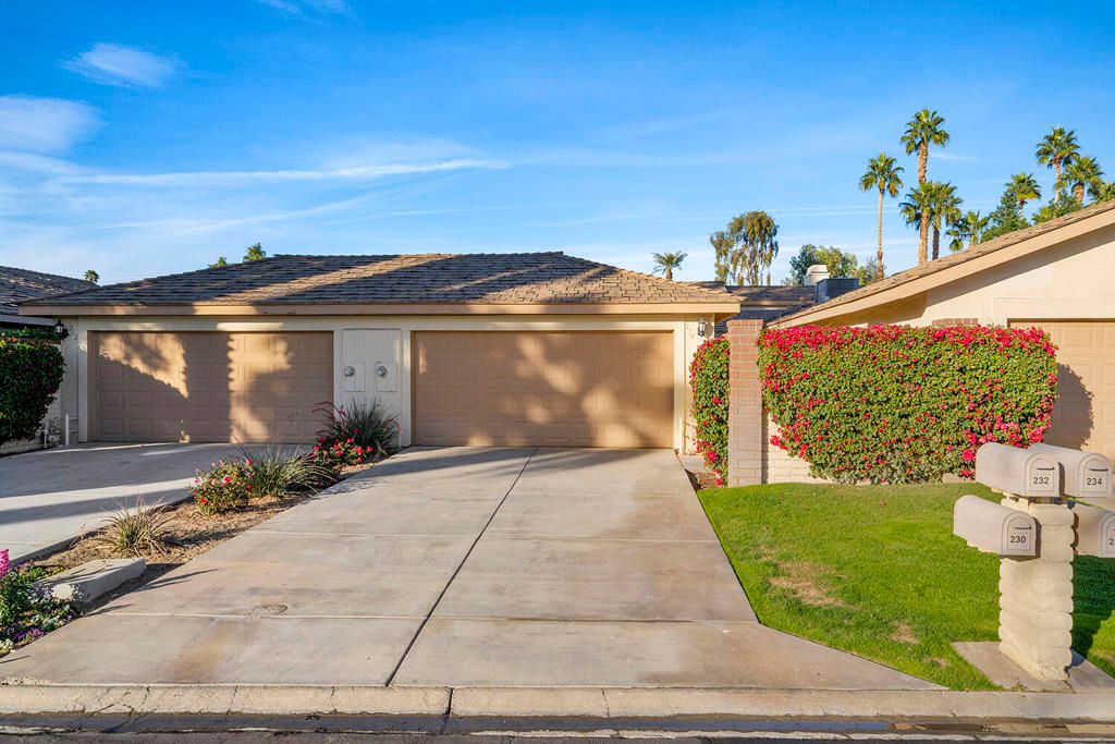 Image 5 of property listing at 234 Castellana S, Palm Desert, CA 92260