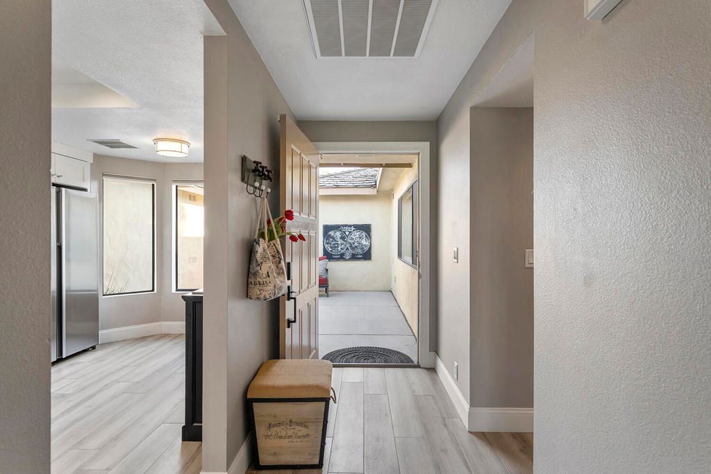 Image 7 of property listing at 234 Castellana S, Palm Desert, CA 92260