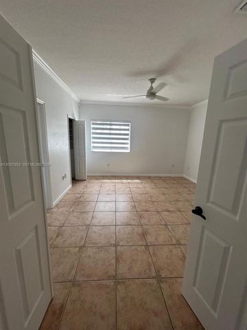 9117 NW 169th St, Miami Lakes, FL 33018