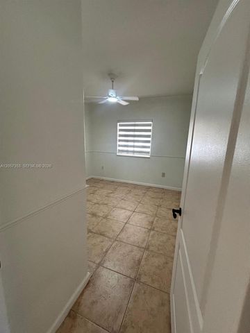9117 NW 169th St, Miami Lakes, FL 33018