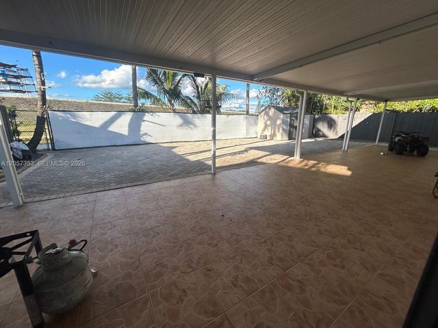 9117 NW 169th St, Miami Lakes, FL 33018