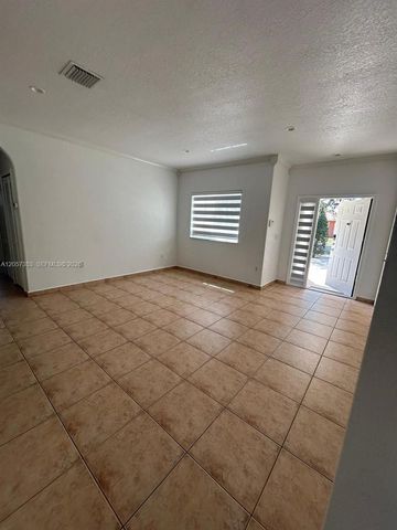 9117 NW 169th St, Miami Lakes, FL 33018