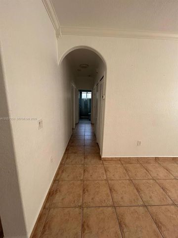 9117 NW 169th St, Miami Lakes, FL 33018