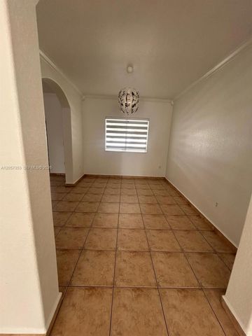 9117 NW 169th St, Miami Lakes, FL 33018