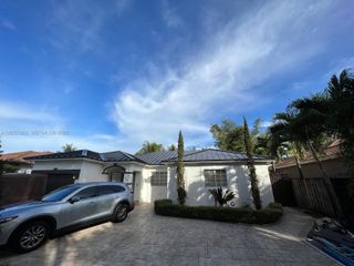 9117 NW 169th St, Miami Lakes, FL 33018